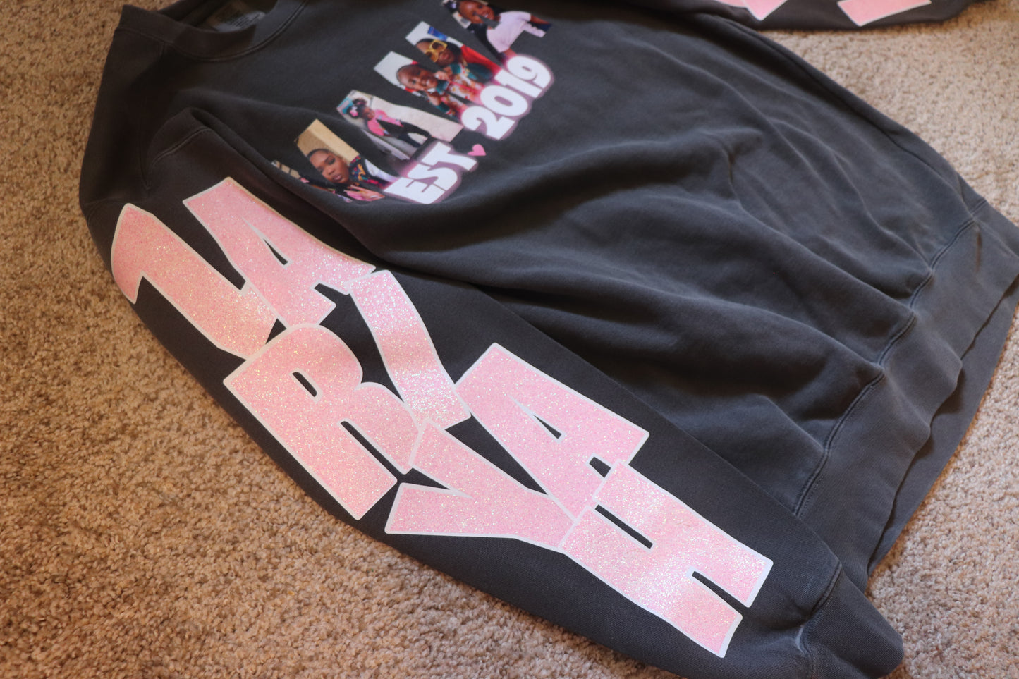 MAMA Crewneck
